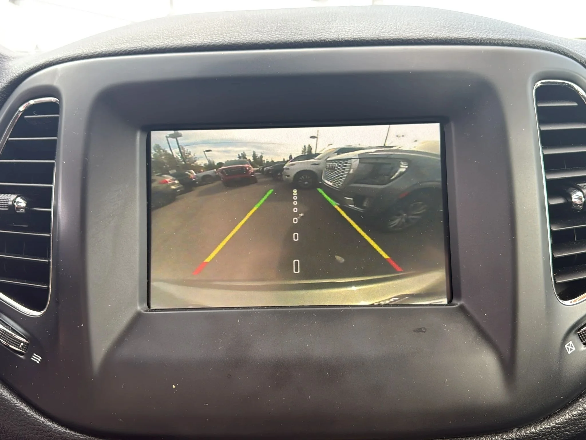 Used 2020 Olive Green Pearlcoat Jeep Latitude image 16