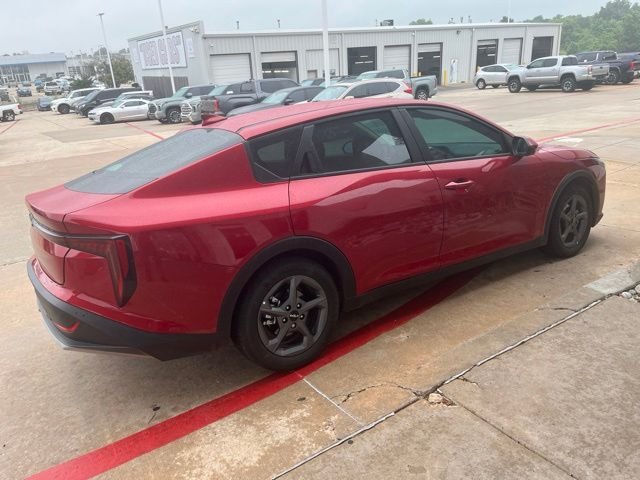 Used 2025 Red Kia LXS image 5