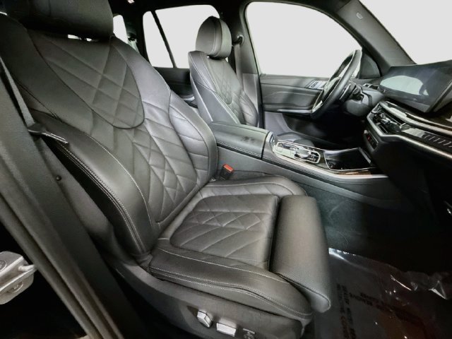 Used 2024 Black Sapphire Metallic BMW sDrive40i image 25