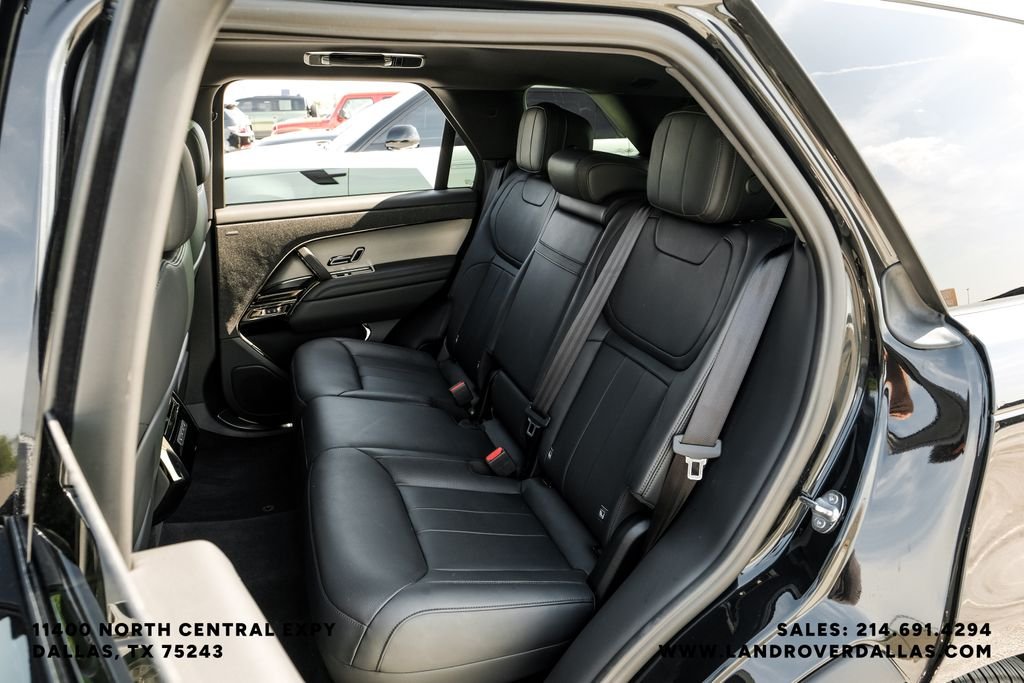 Used 2025 Santorini Black Metallic Land Rover SE image 39