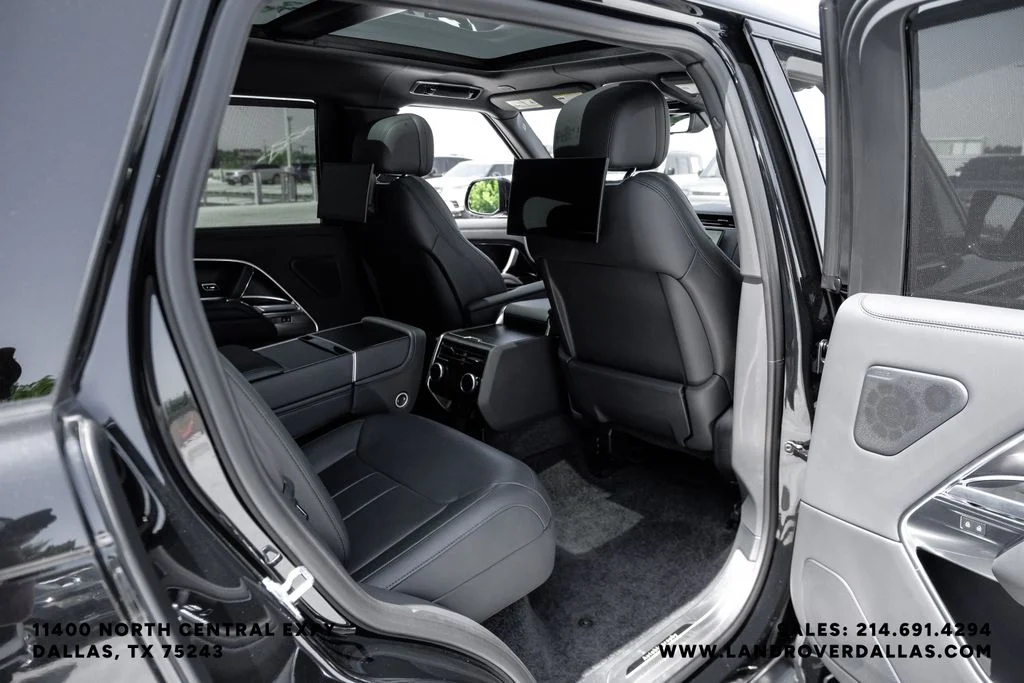 Used 2023 Black Land Rover Autobiography image 41