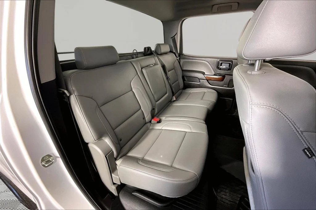 Certified Used 2018 White GMC SLT image 23