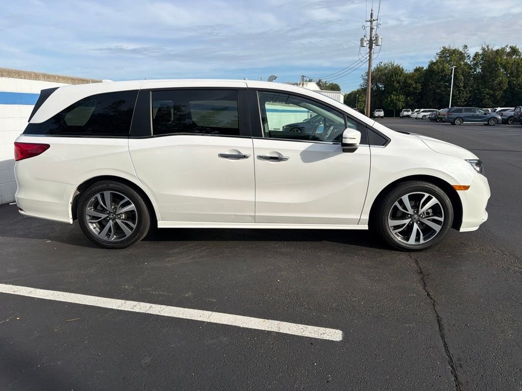 Certified Used 2024 Platinum White Pearl Honda Touring image 6