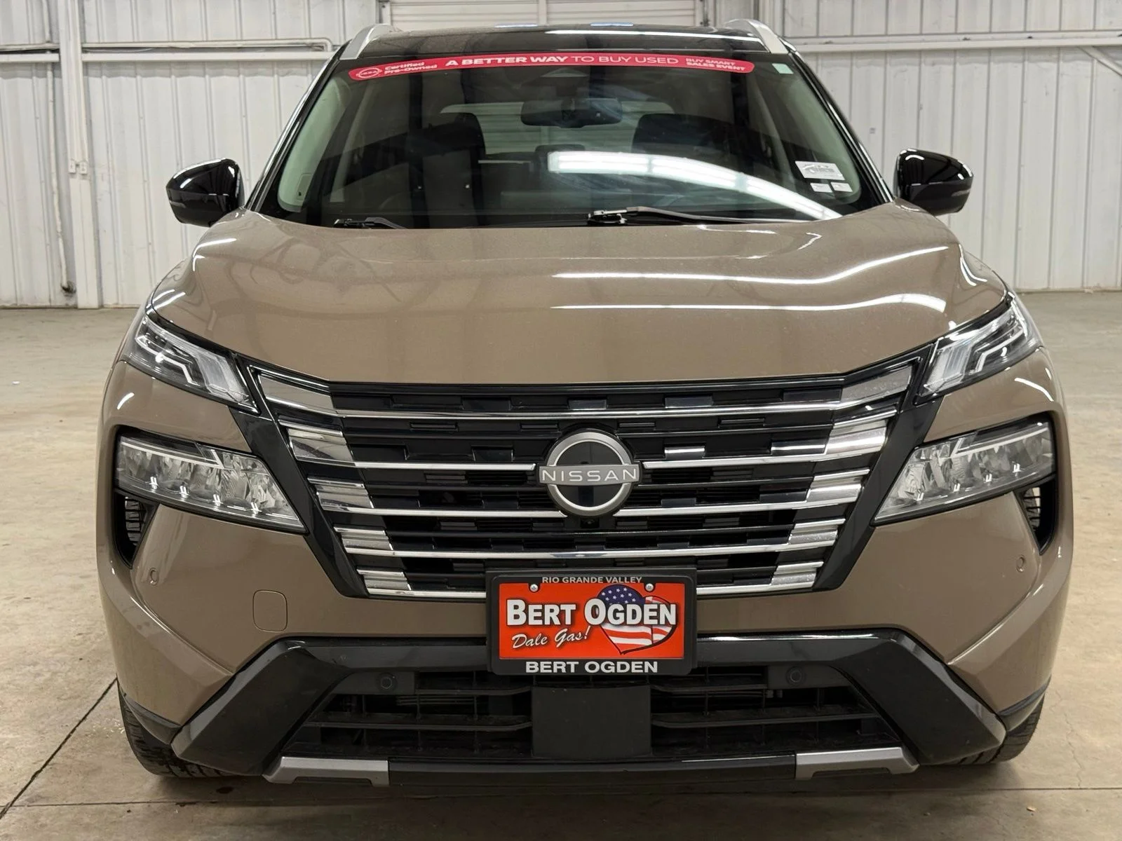 Used 2024 Black Nissan Platinum image 5