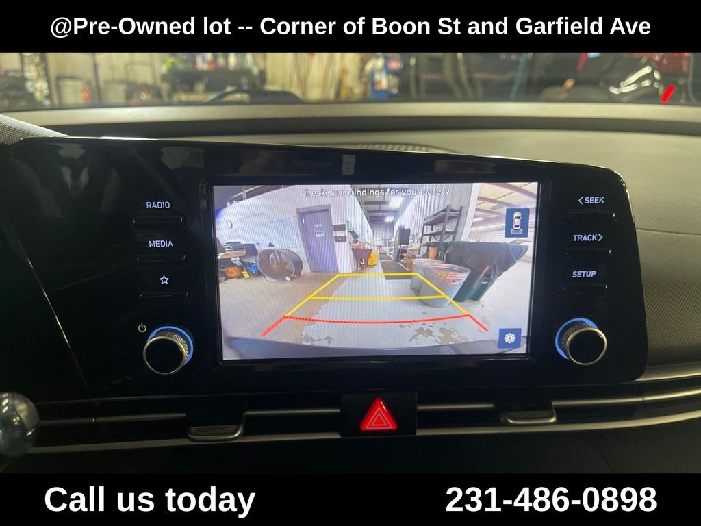 Used 2022 Gray Hyundai SEL image 23