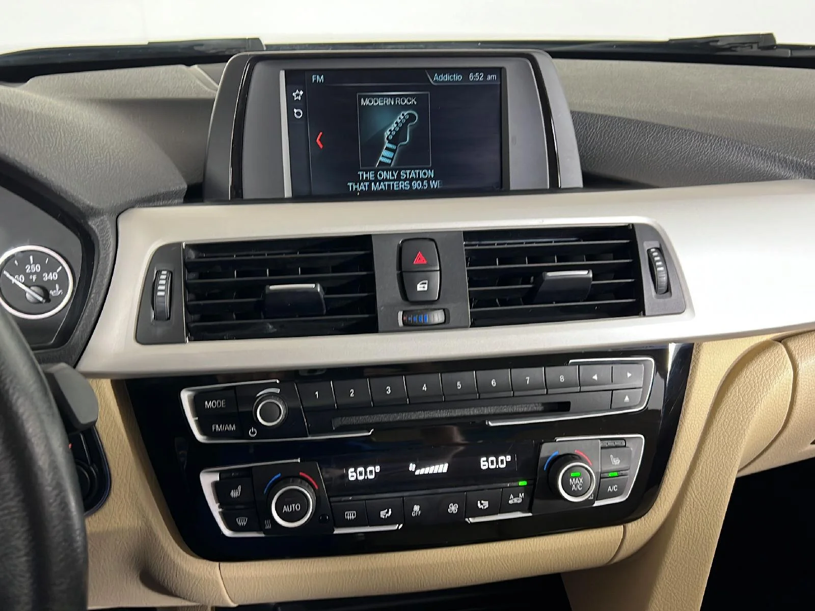 Used 2018 Jet Black BMW 320i xDrive image 8