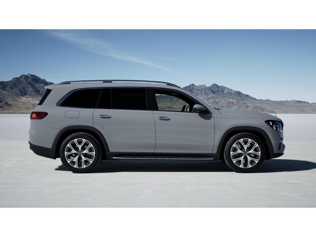 New 2027 MANUFAKTUR Alpine Grey Mercedes-Benz GLS 450 4MATIC® image 2