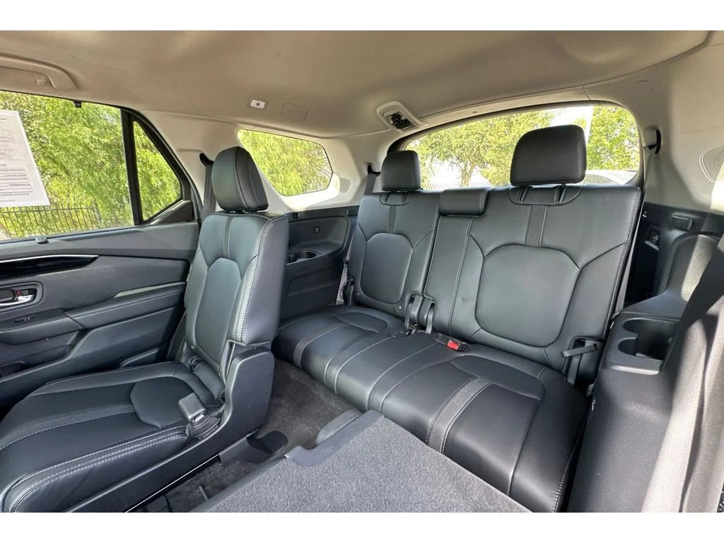 Used 2024 Modern Steel Metallic Honda Touring image 18
