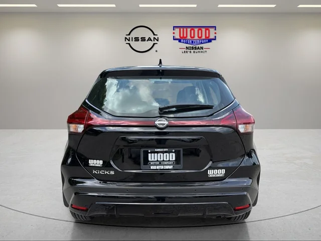 Certified Used 2025 Super Black Nissan S image 3