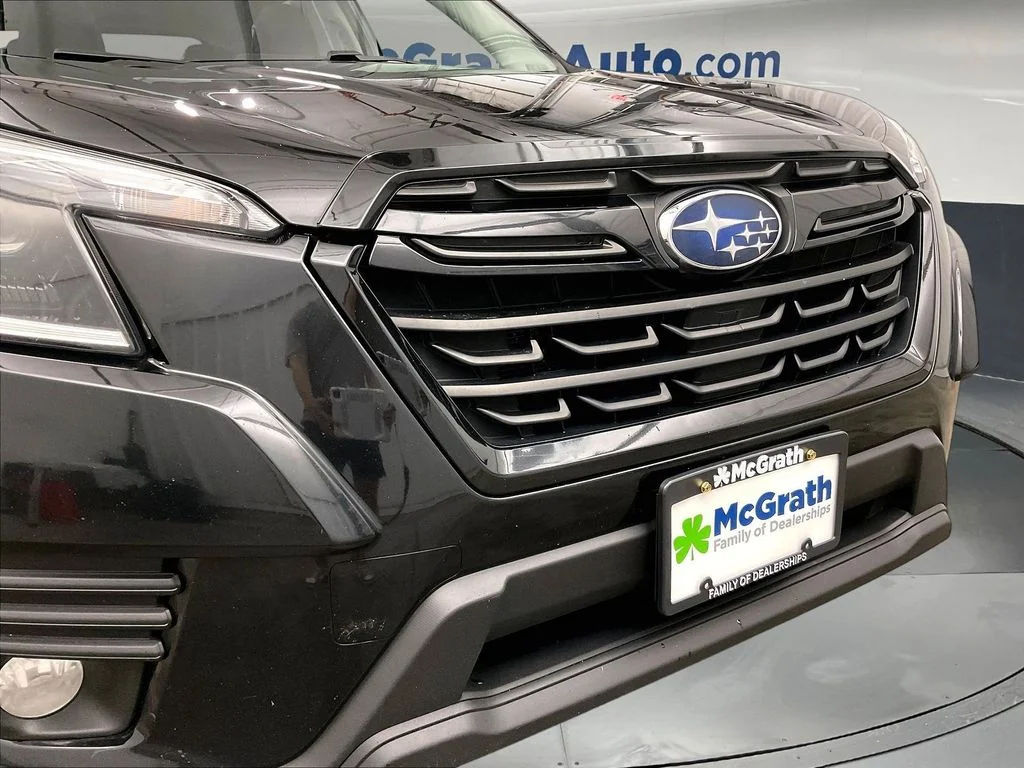 Used 2022 Black Subaru Premium image 32