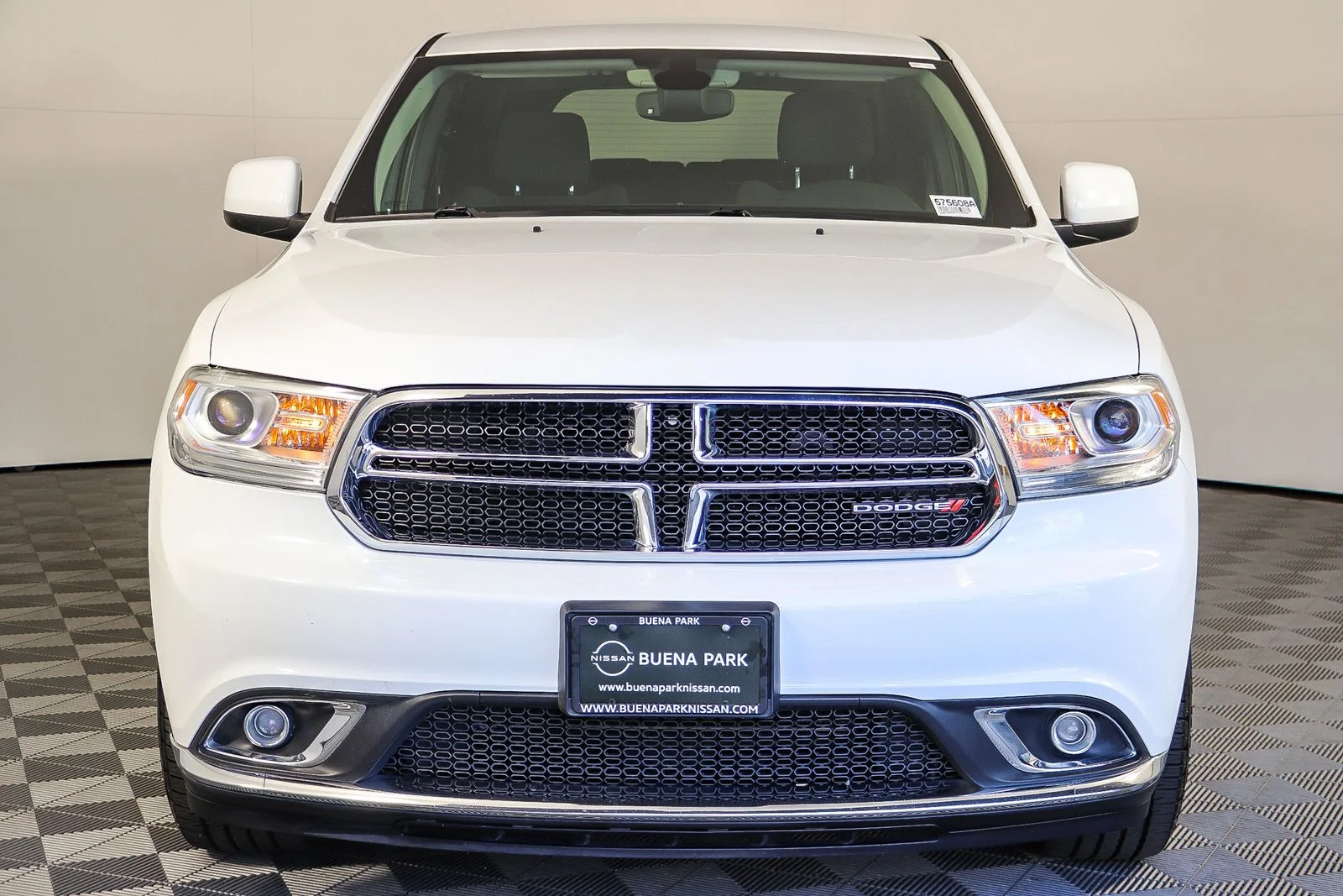 Used 2019 White Dodge SXT image 2