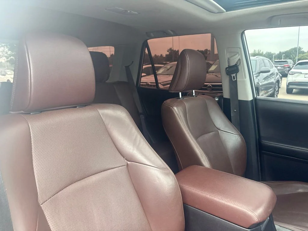 Used 2016 Silver Toyota Limited image 28