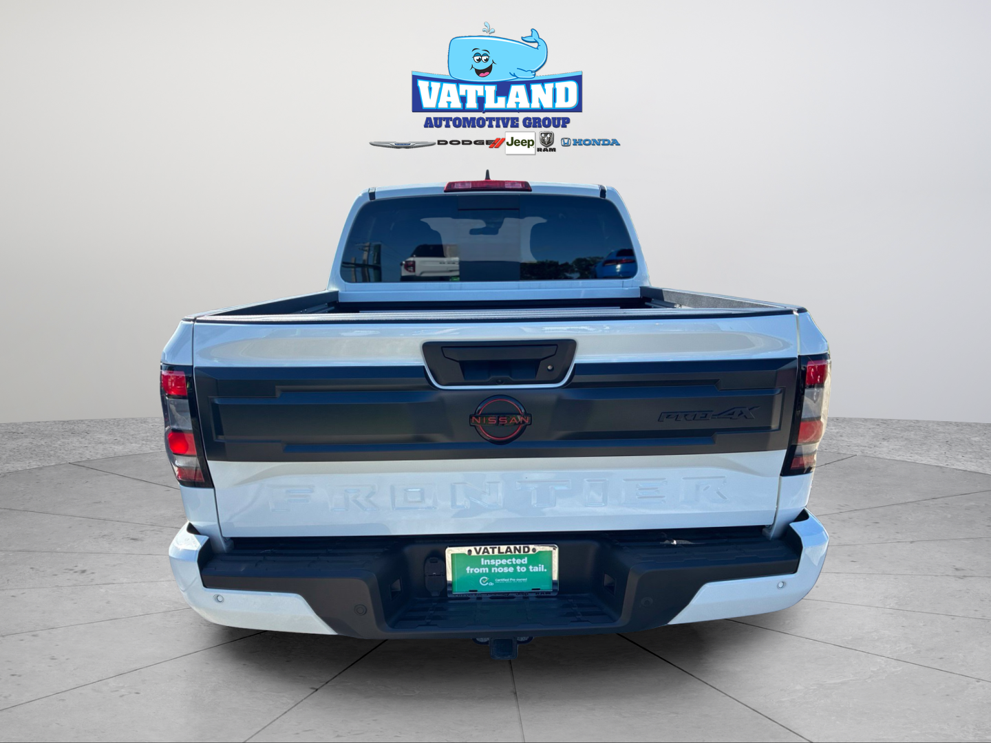 Used 2025 White Nissan PRO-4X image 4