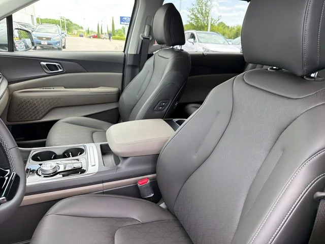 New 2026 White Kia EX image 17