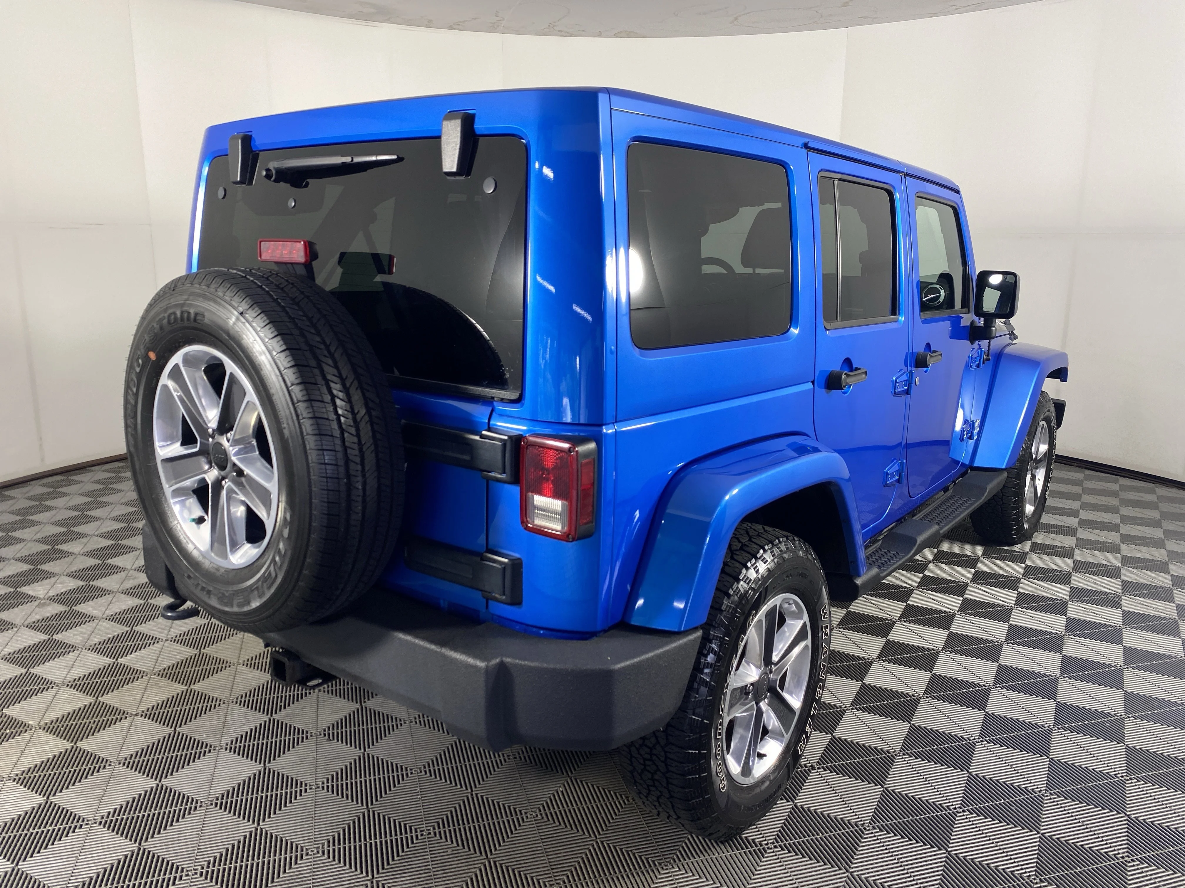 Used 2014 Hydro Blue Pearl Coat Jeep Polar Edition image 6