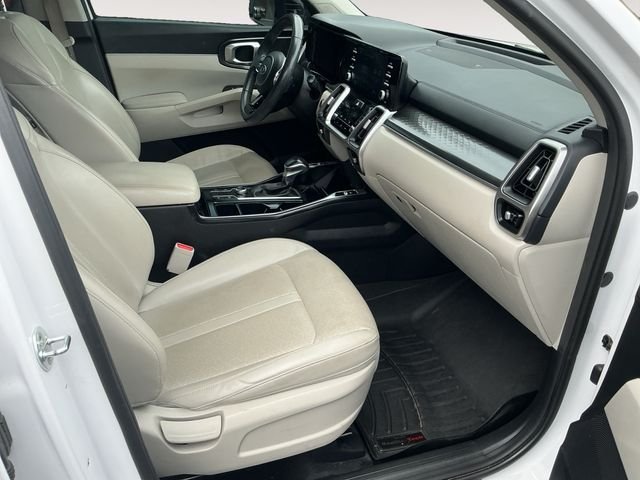 Used 2021 White Kia S image 15