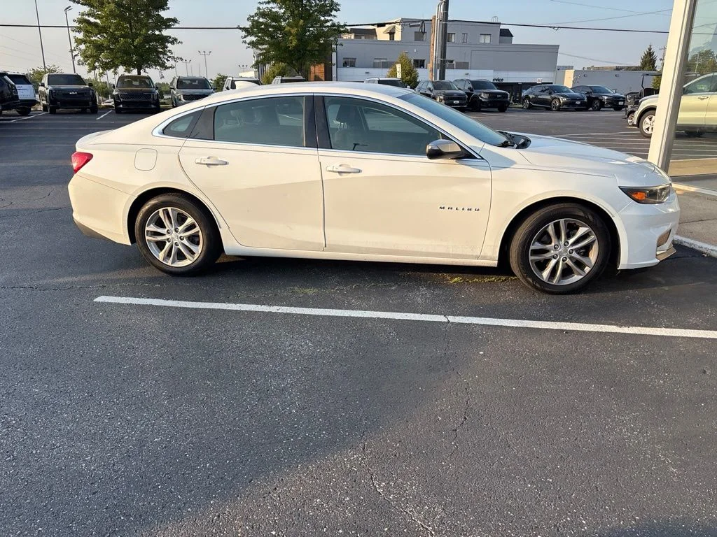 1G1ZE5ST0HF179638