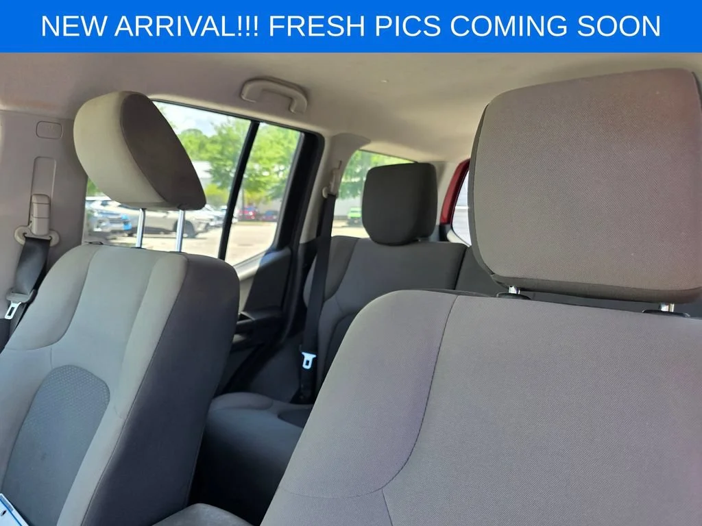 Used 2015 Red Nissan X image 9