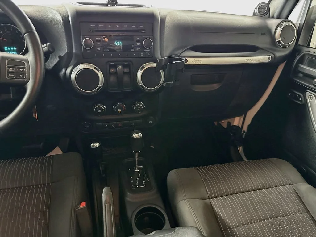 Used 2012 White Jeep Rubicon image 26