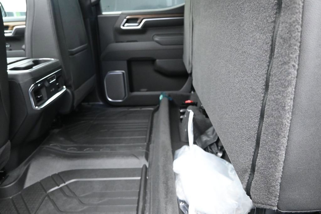 2026 Chevrolet Silverado 1500 High Country - Photo 17