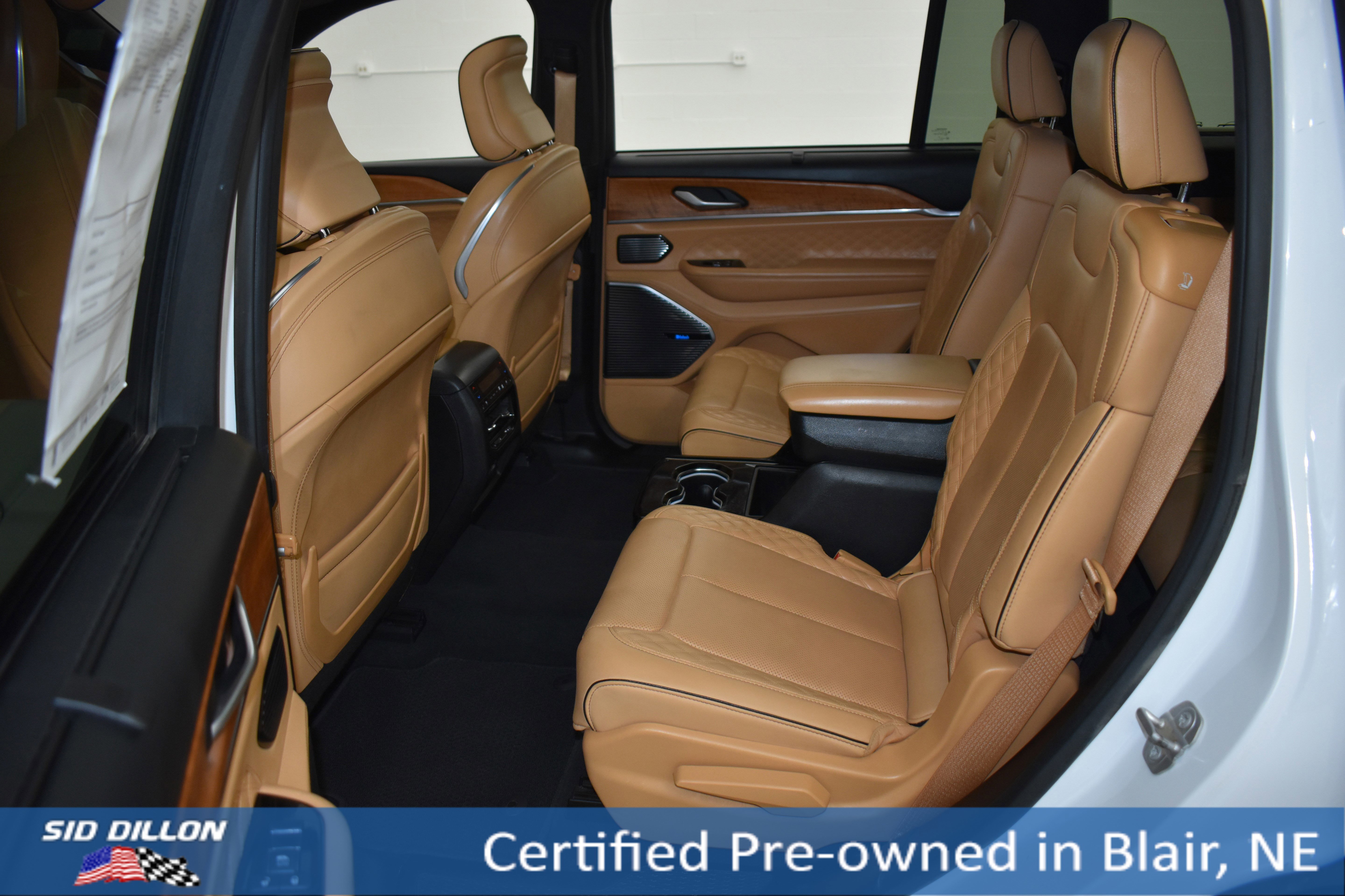 Used 2023 Bright White Clearcoat Jeep Summit Reserve image 9
