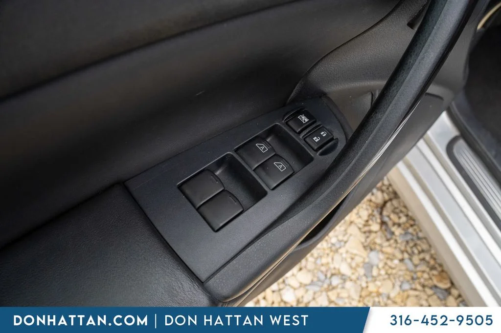 Used 2012 Silver Nissan 3.5 SV image 15