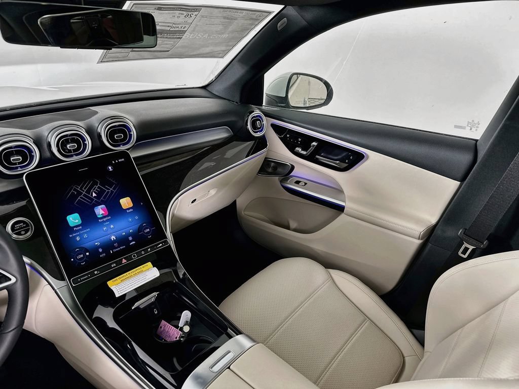 New 2026 Polar White Mercedes-Benz GLC 300 image 59