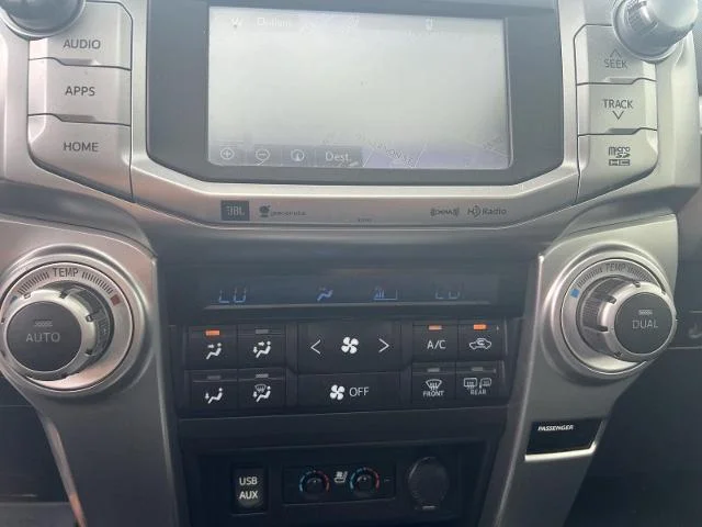 Certified Used 2018 Blizzard Pearl Toyota  image 17