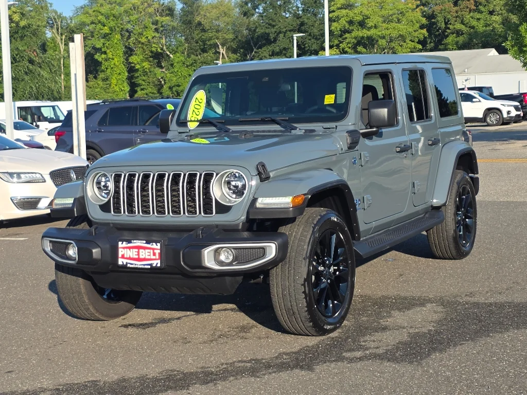 Used 2025 Anvil Clear Coat Jeep Sahara 4xe image 1