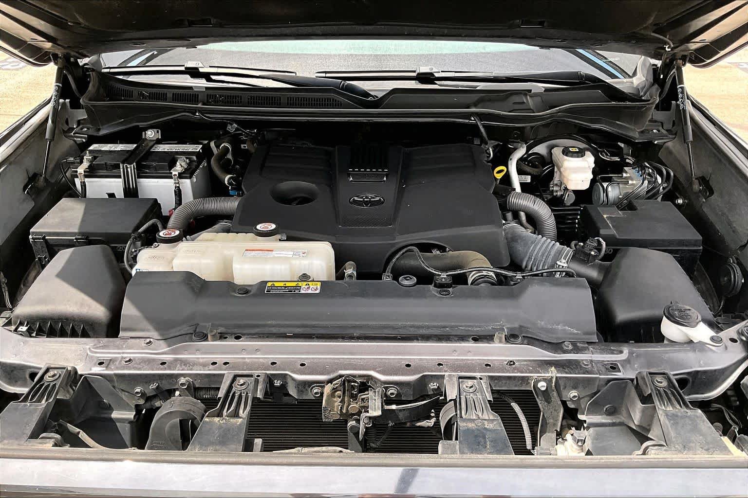 Used 2023 Magnetic Gray Metallic Toyota Platinum image 32