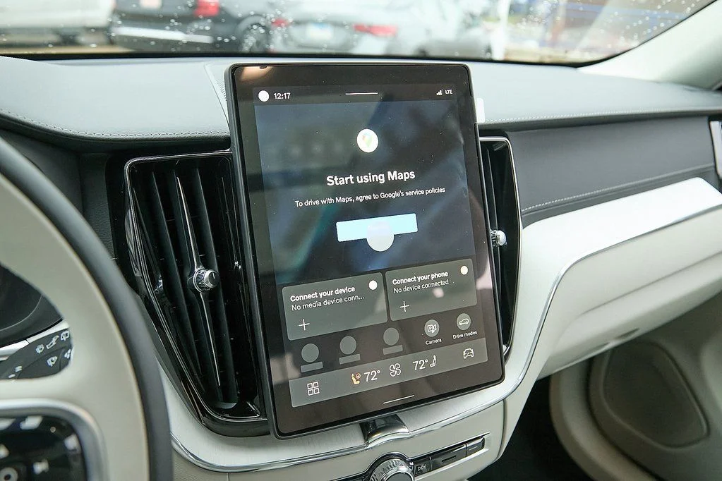 New 2026 Crystal White Volvo Ultra image 14