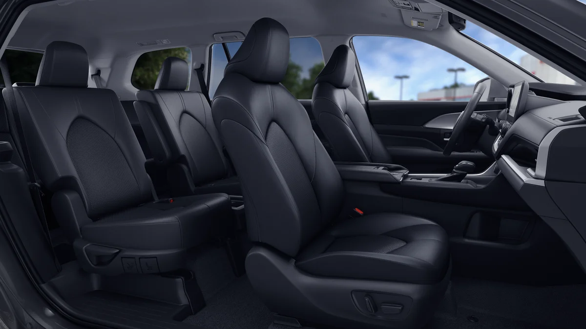 New 2026 Wind Chill Pearl Toyota XLE image 35