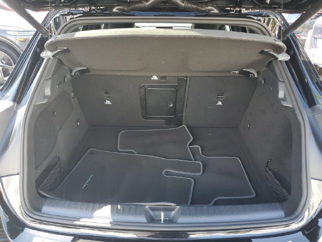 Used 2019  Mercedes-Benz GLA 250 image 29