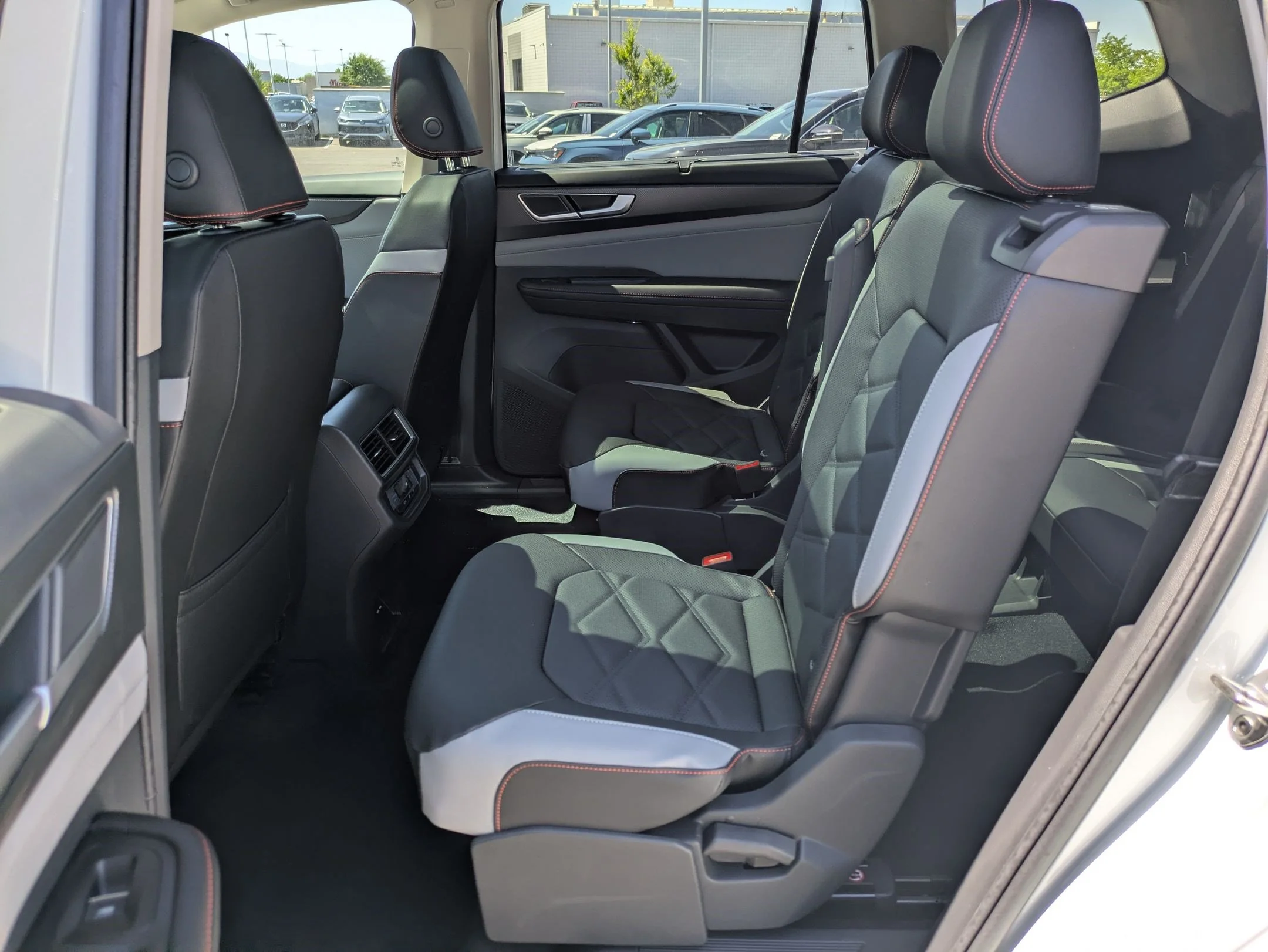 New 2026 Opal White Pearl Volkswagen 2.0T Peak Edition image 14