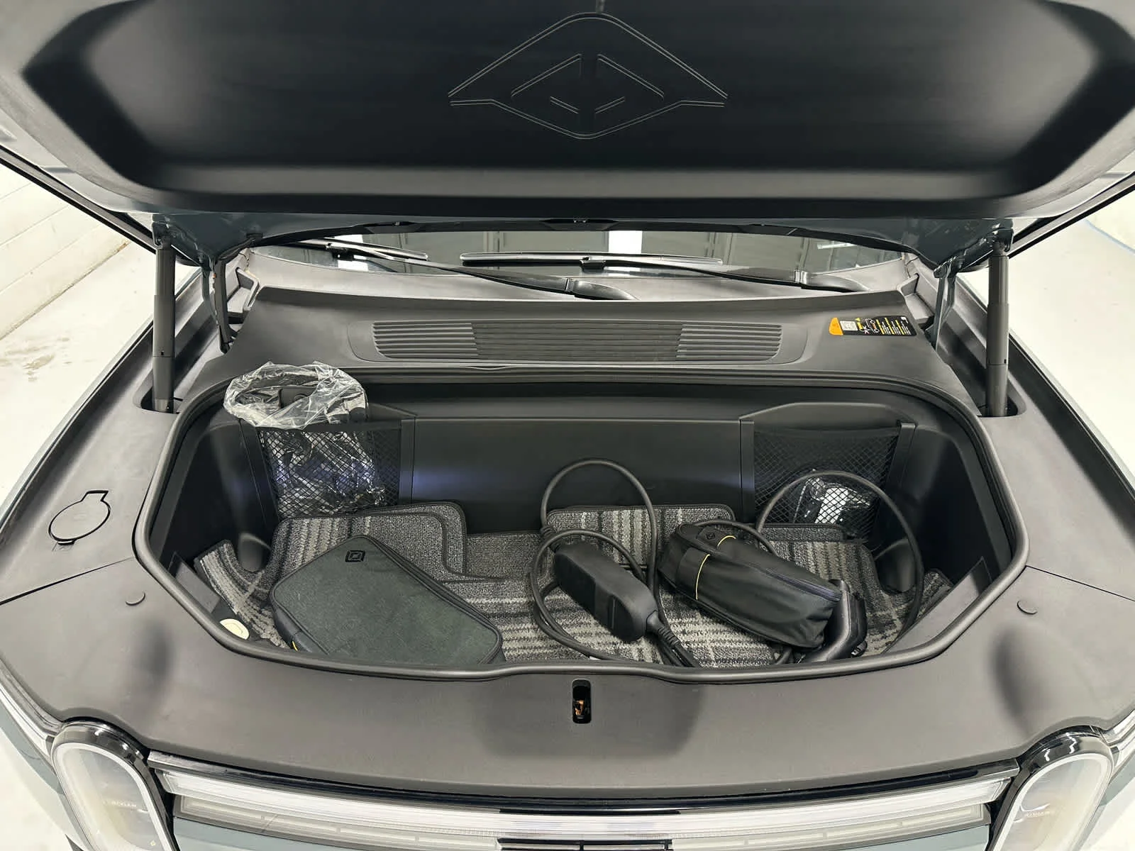 Used 2025 Storm Blue Rivian Ascend image 41