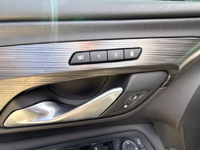 Used 2019 White GMC SLT image 27