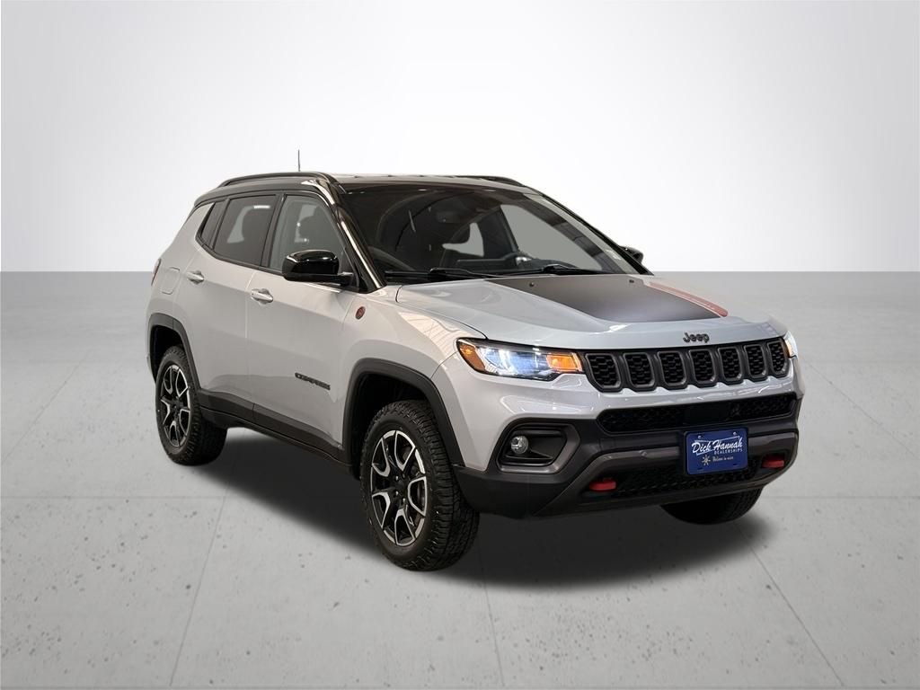 Used 2024 Silver Jeep Trailhawk image 8