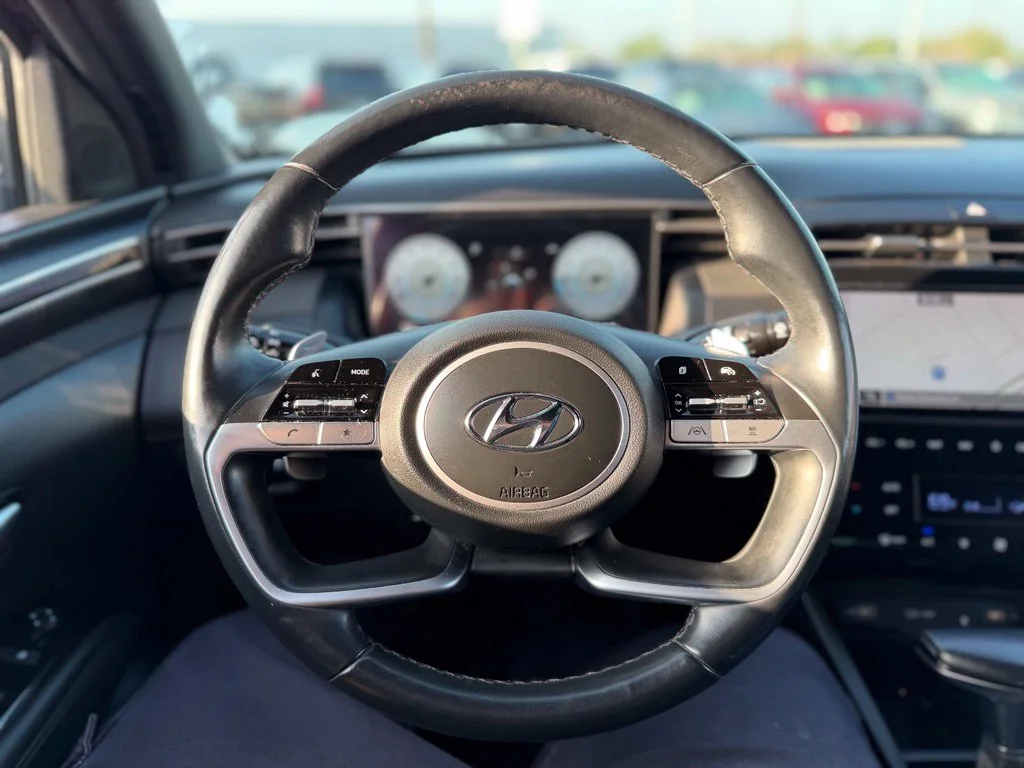 Used 2022 Black Hyundai Limited image 6