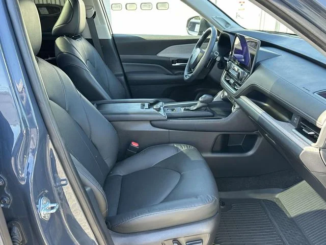 Used 2024 White Toyota Platinum image 14