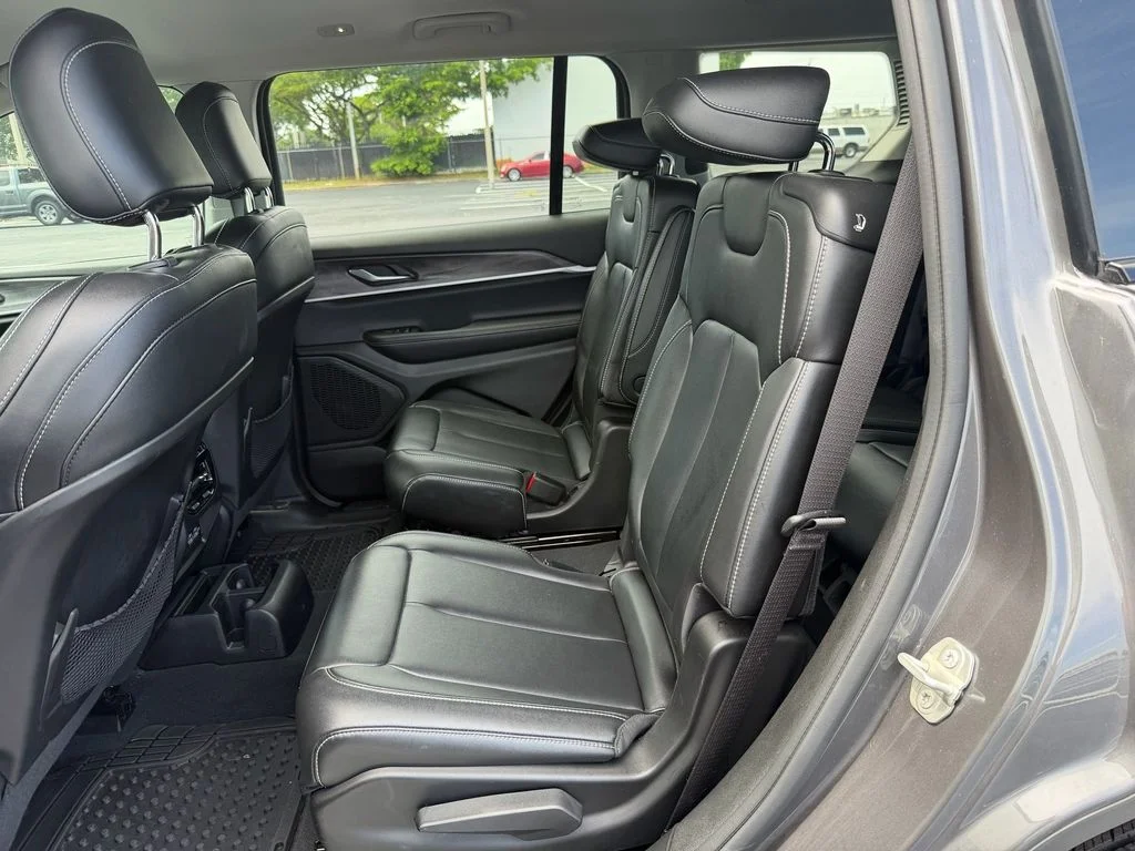 Used 2023 Gray Jeep Limited image 12