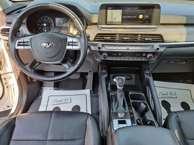 Used 2020 White Kia EX image 25