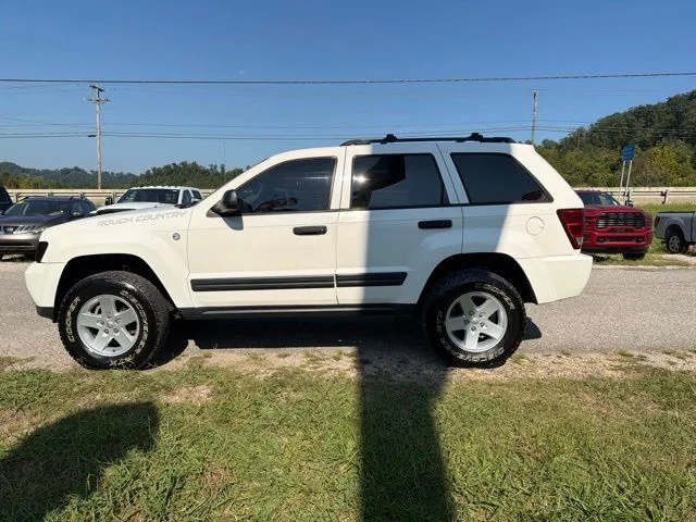 Used 2005 White Jeep Laredo image 7
