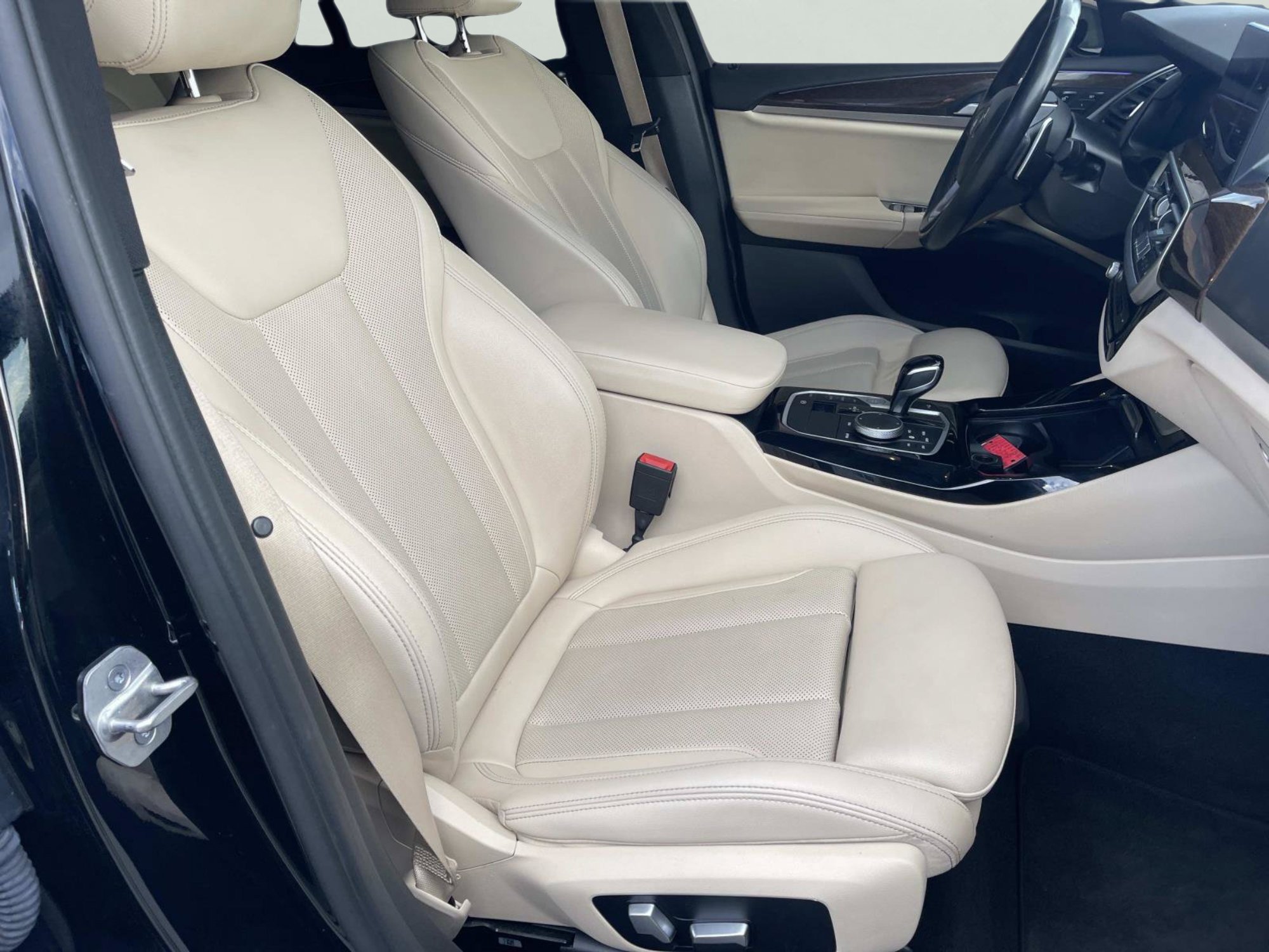 Used 2022 Jet Black BMW sDrive30i image 23
