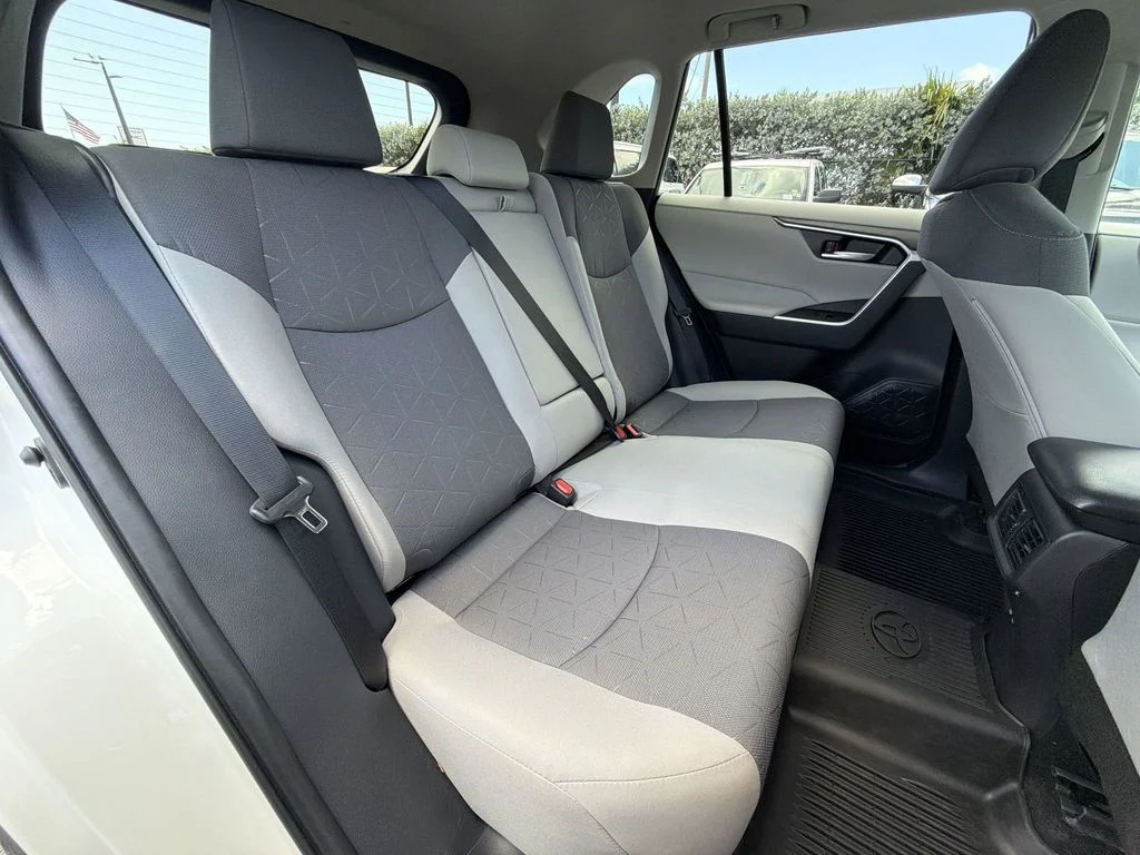 Used 2025 White Toyota XLE image 34