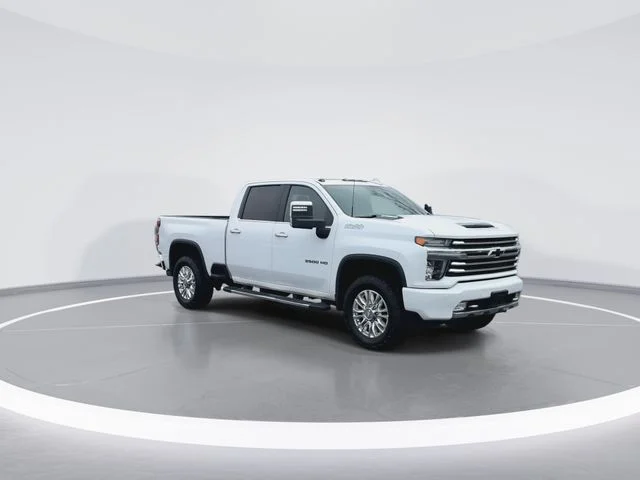 Used 2020 White Chevrolet High Country image 2