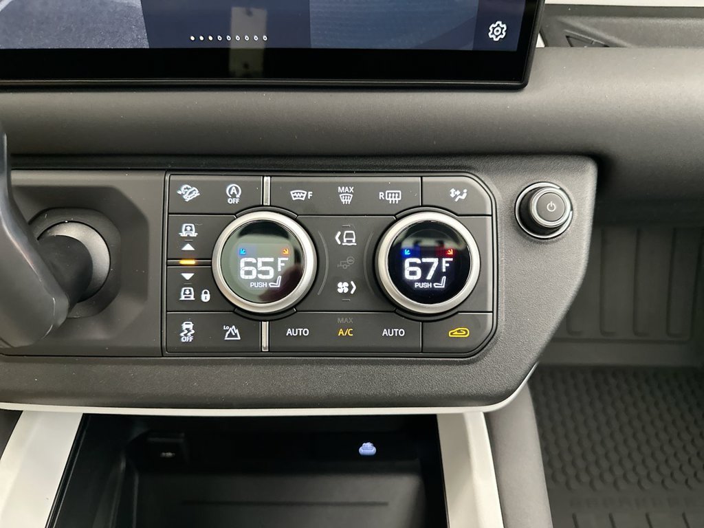 Used 2025 Fuji White Land Rover S image 12