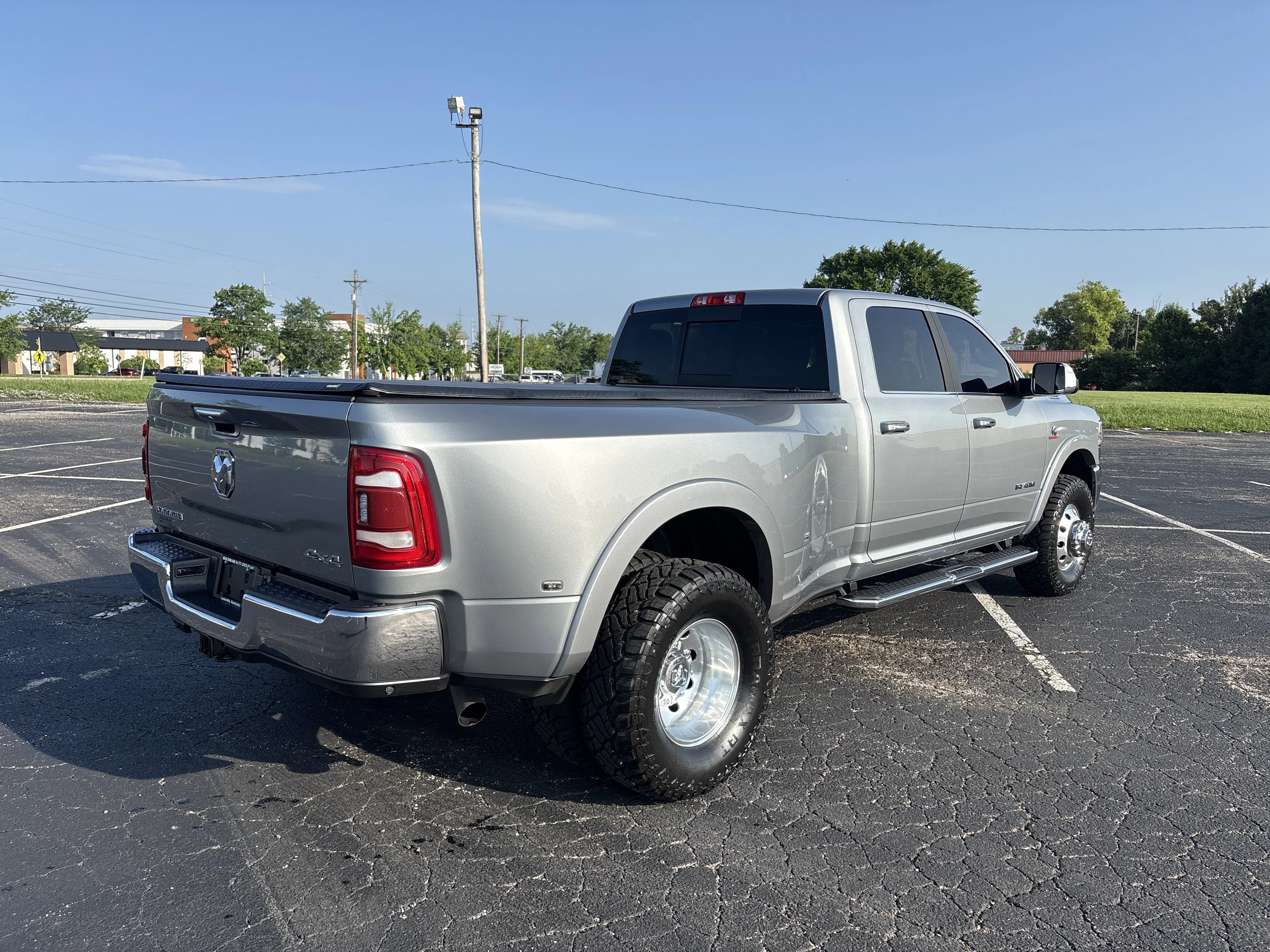Used 2022 Billet Silver Metallic Clearcoat Ram Laramie image 7