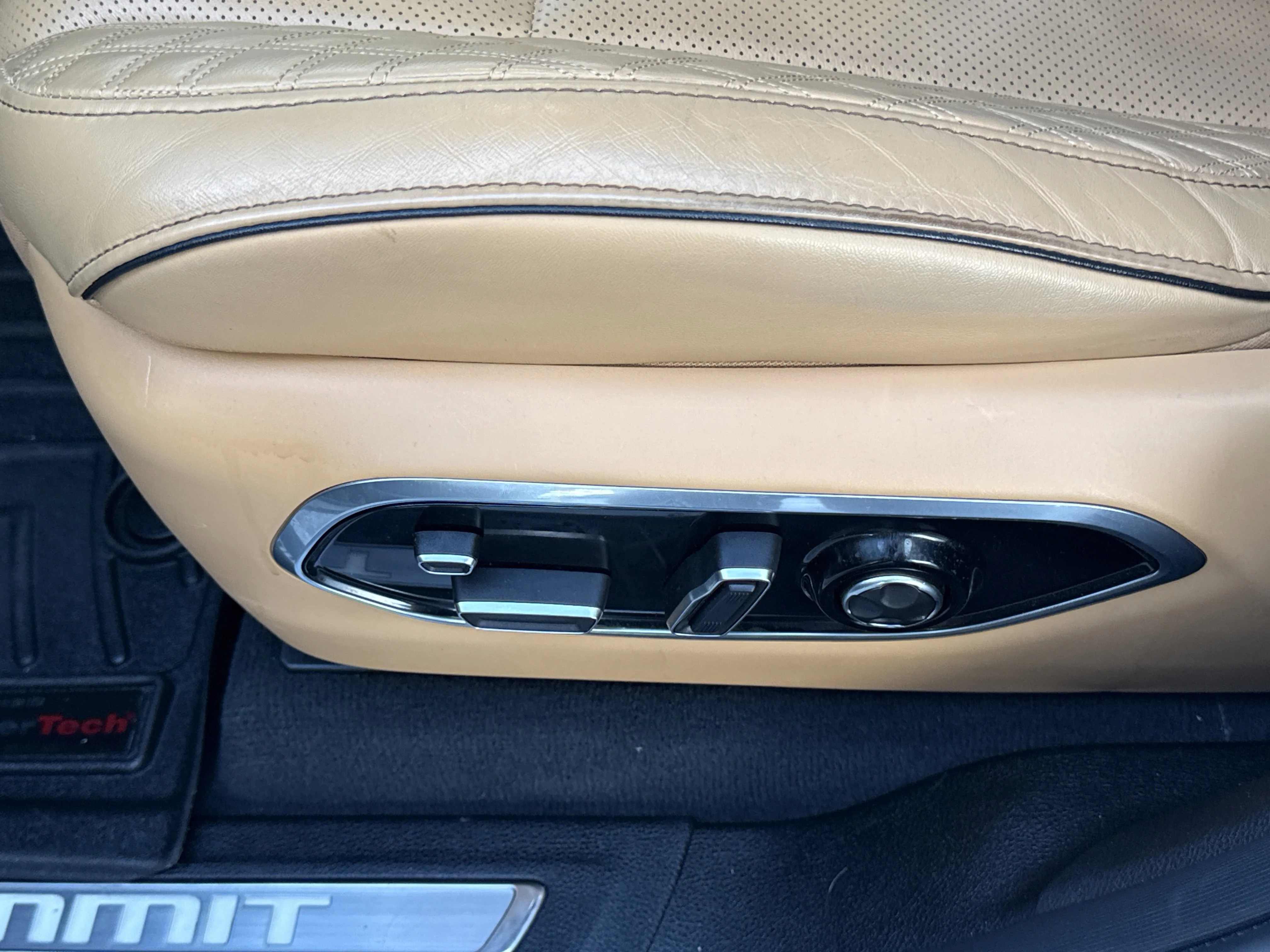 Used 2023 Bright White Clearcoat Jeep Summit 4WD image 19