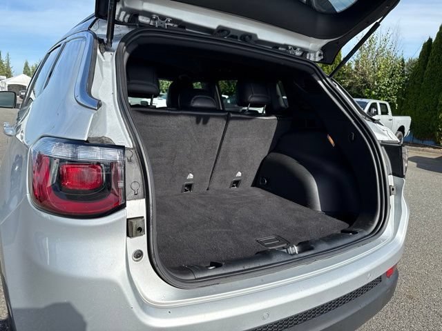 Used 2024 Silver Zynith Metallic Clearcoat Jeep Limited image 14