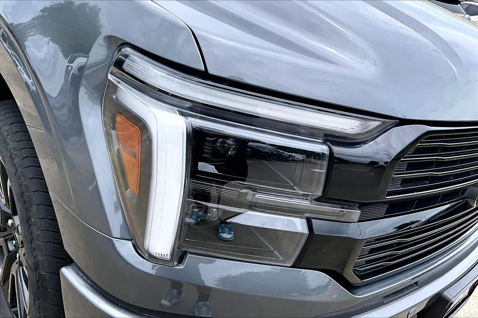 Used 2024 Carbonized Gray Metallic Ford Platinum image 25